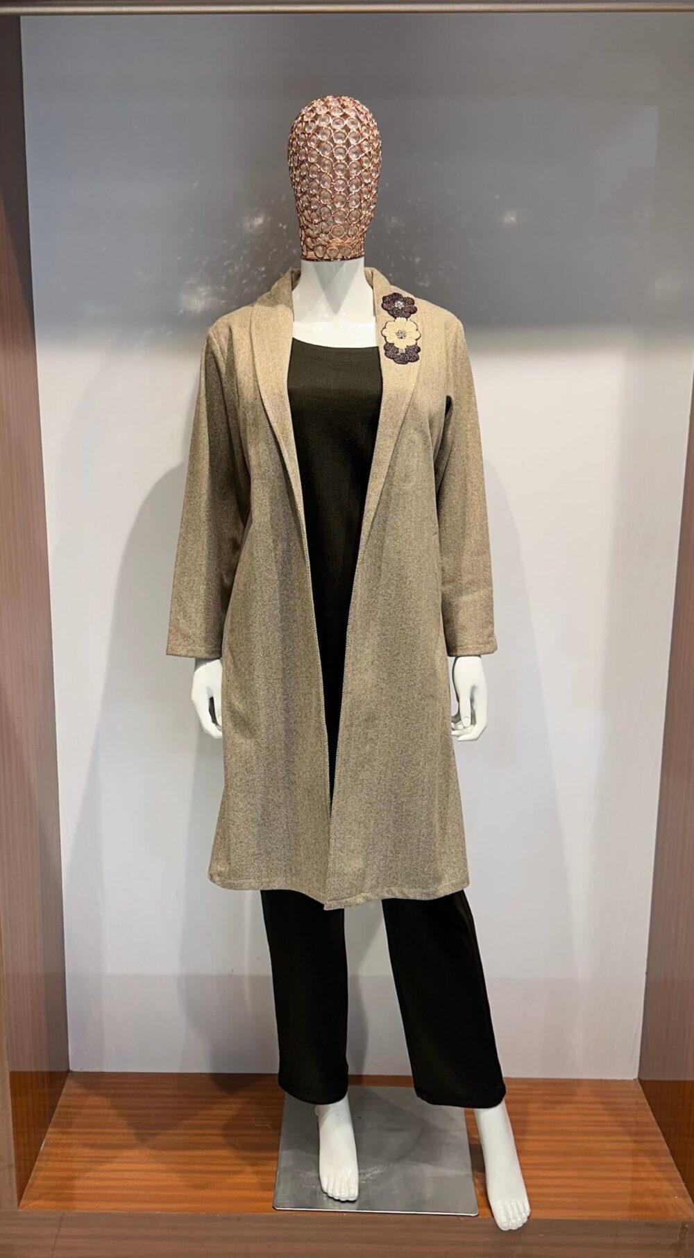 Y-Neck Beige Longline Wollen Coat set with inner and pant - Image 2
