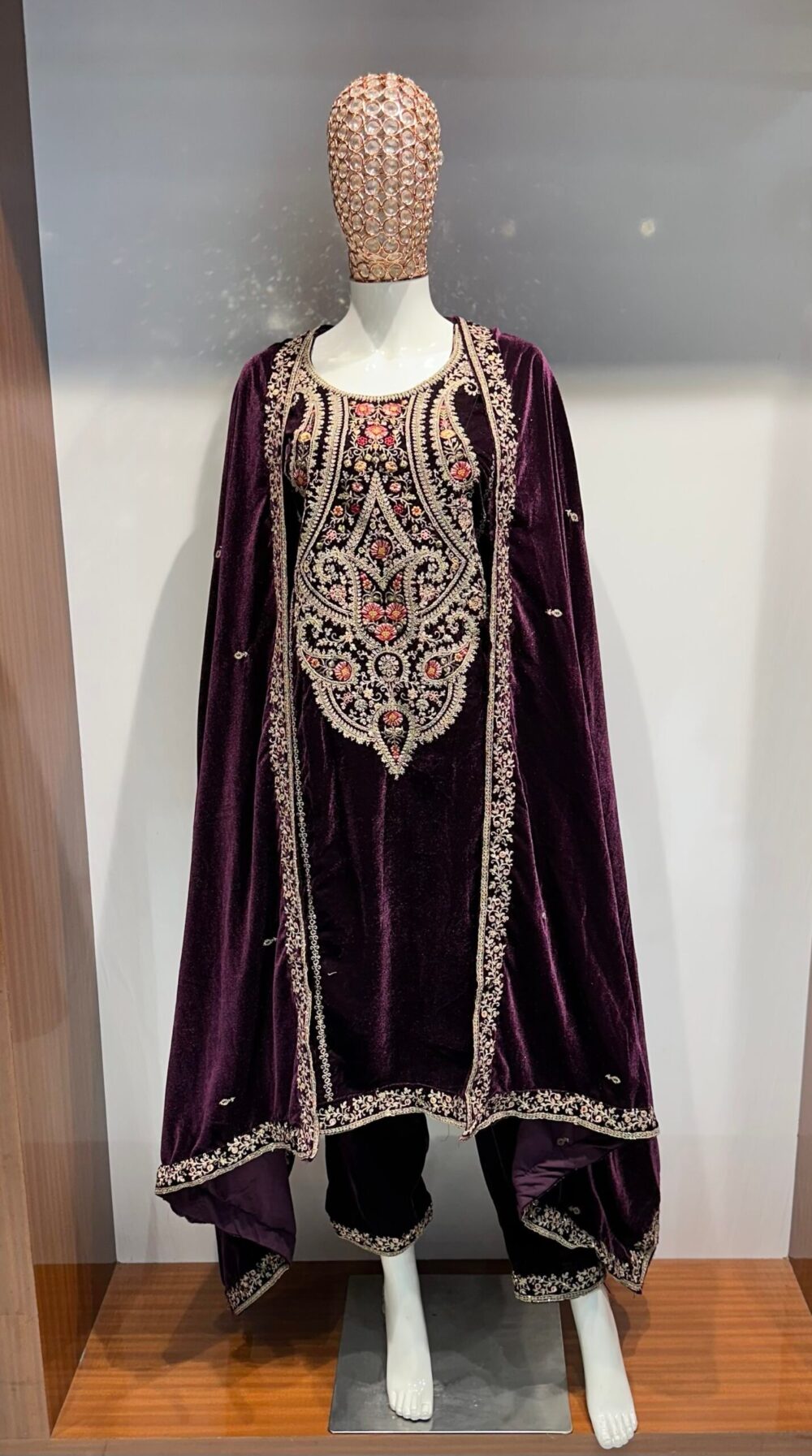 Purple embroidered Velvet Suit Set - Image 4
