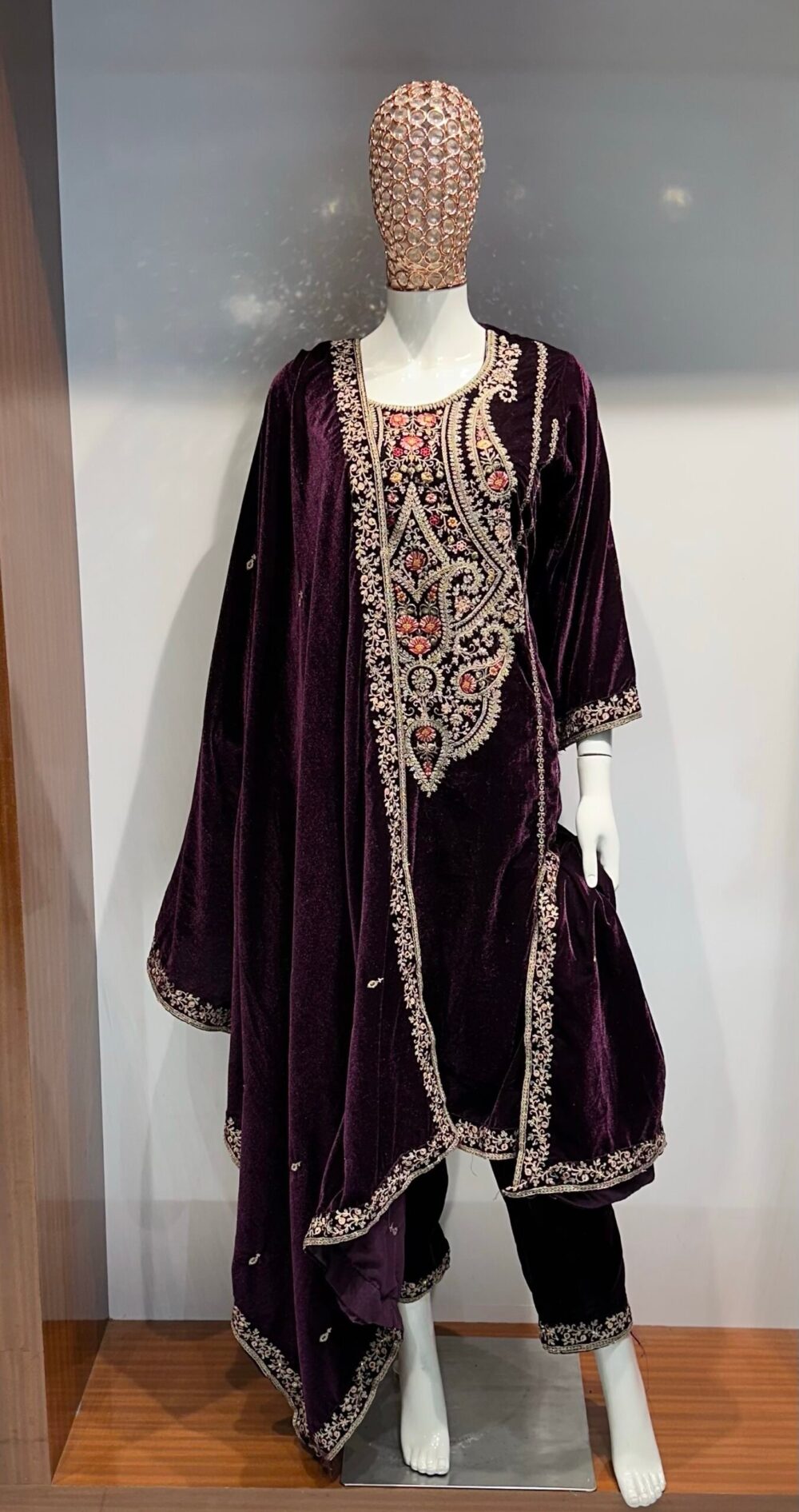 Purple embroidered Velvet Suit Set - Image 3